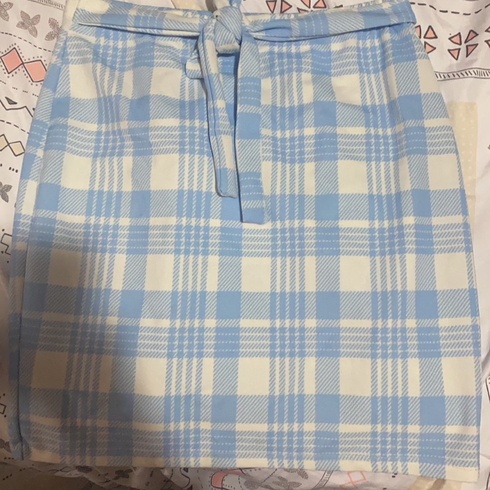 WHITE AND BLUE SKIRT🦋🤍